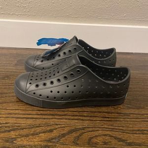 NWT Native Kids Jefferson Shoe- J3, Jiffy Black